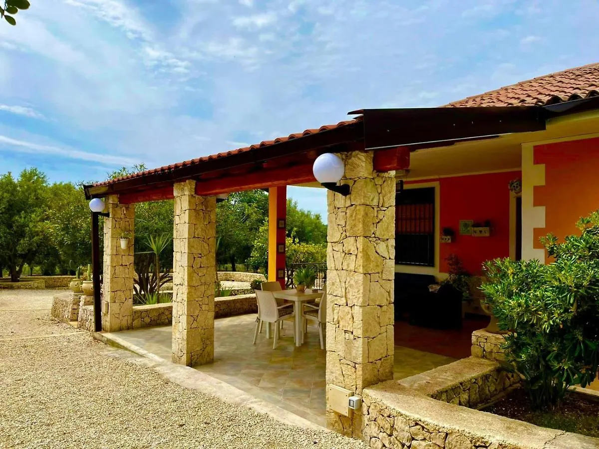 Villa Leonardo Casa Vacanze Canicattini Bagni Italia