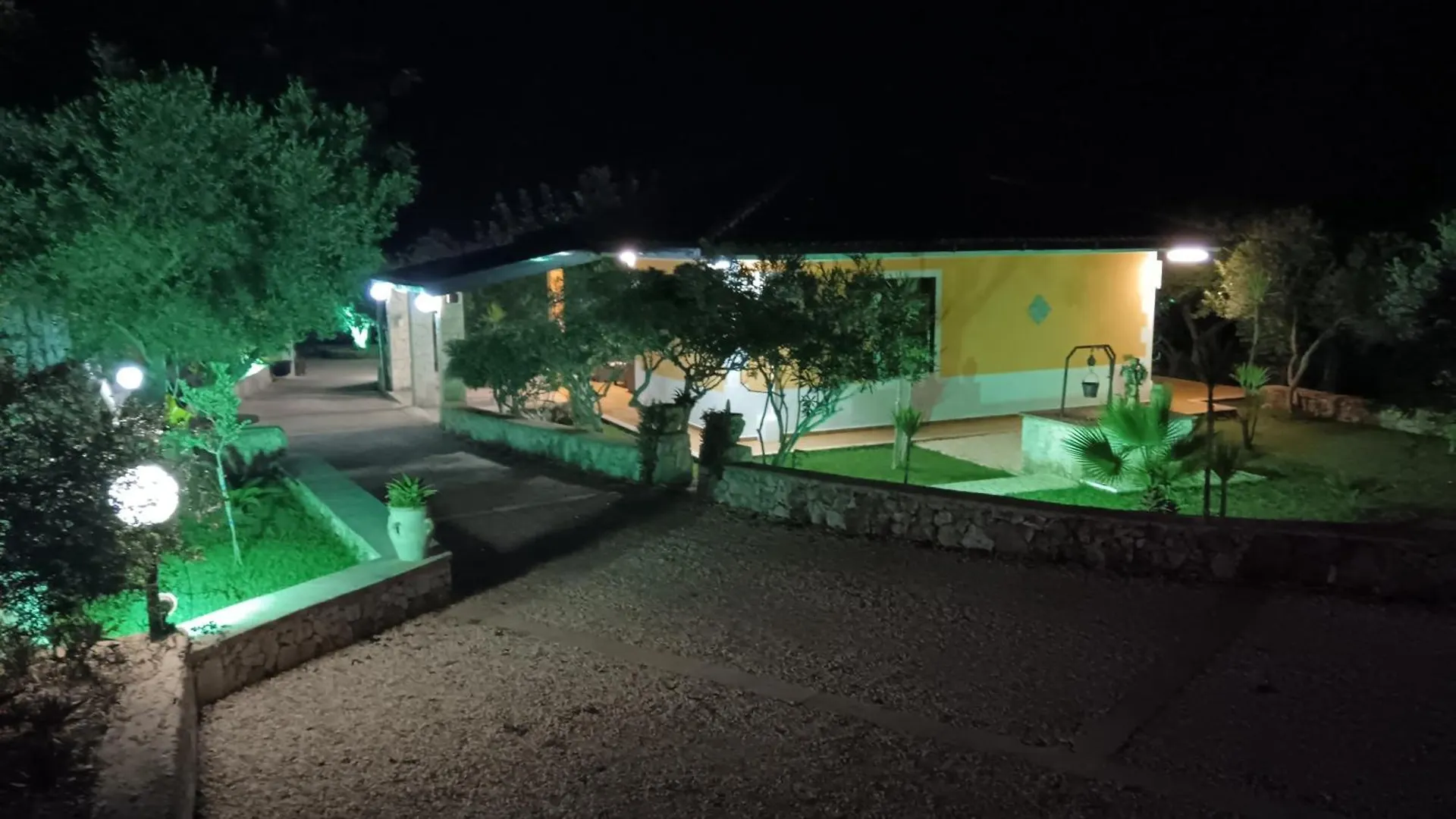 Villa Leonardo Casa Vacanze Canicattini Bagni Italia